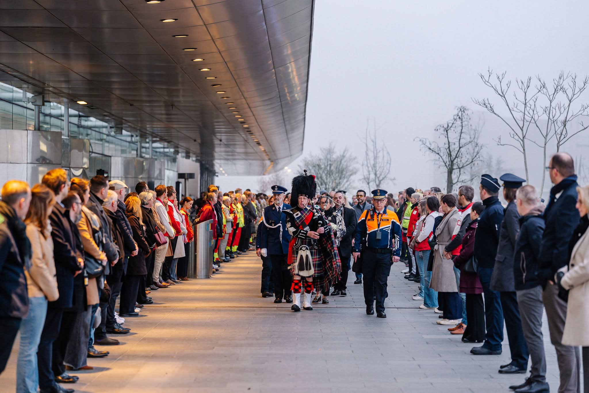 Dix ans apr&egrave;s : La Belgique rend hommage aux victimes des attentats de Brussels Airport et du…